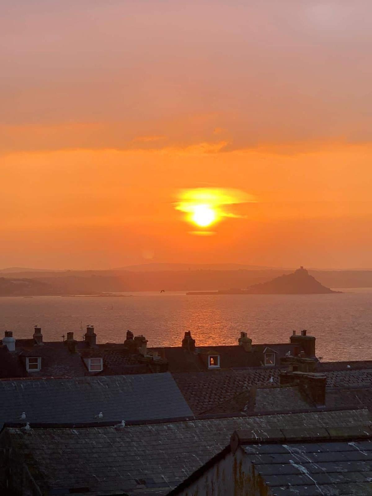 Stunning Penthouse In Penzance "Amazing Sea Views" Apartment Luaran gambar